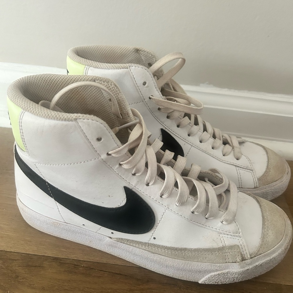 Nike blazer  High-Top Sneakers - White and Black